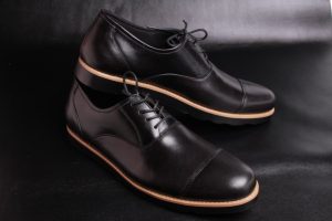 Ingin Beli Sepatu Bekas Inilah Kriteria Sepatu Kulit Asli